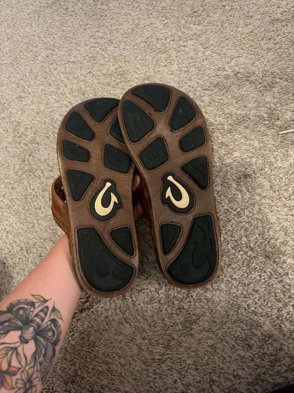 OluKai Hiapo Men's Leather Sandals - Rum/Dark Wood